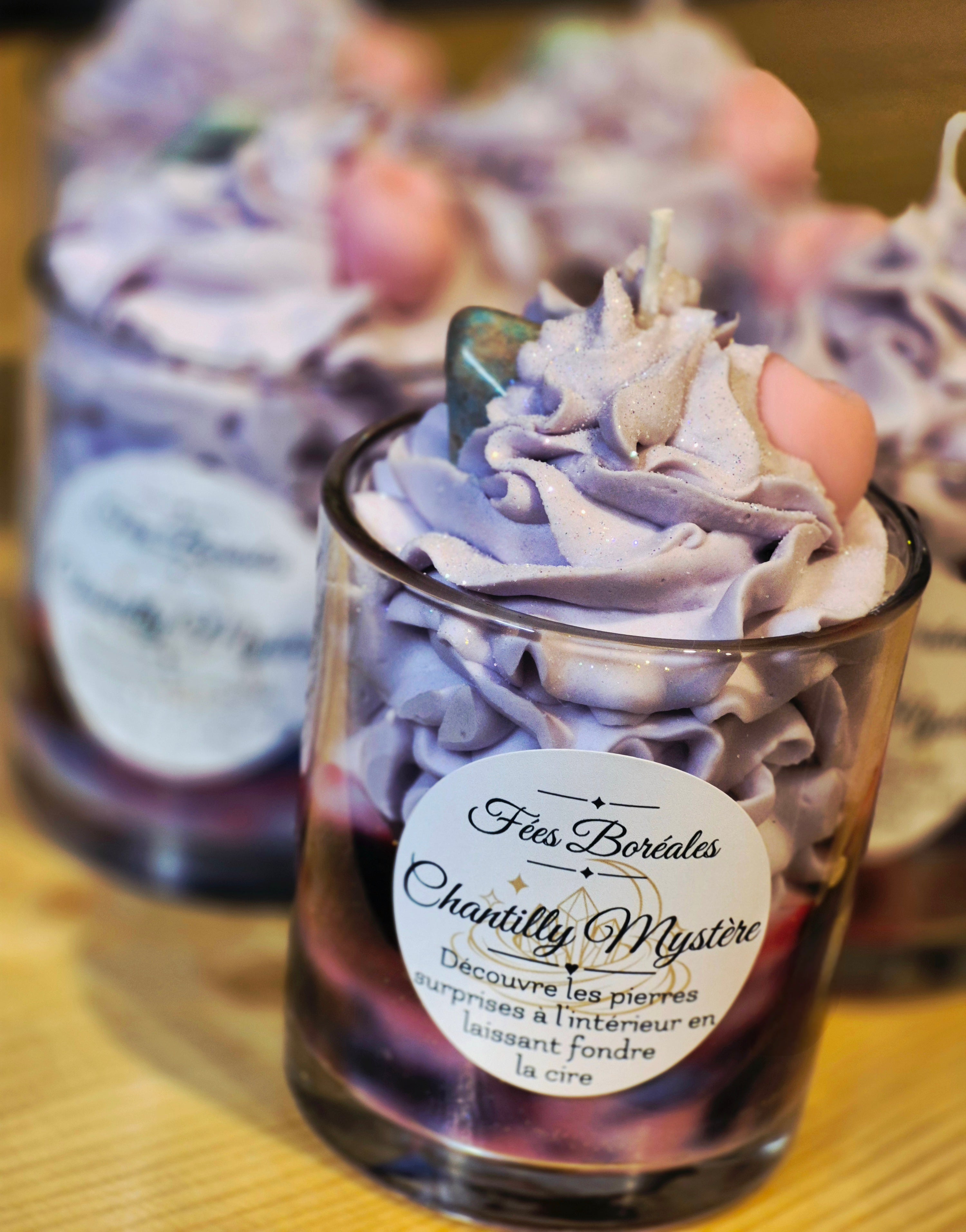 Bougie Chantilly – Mystère aux Pierres Surprises