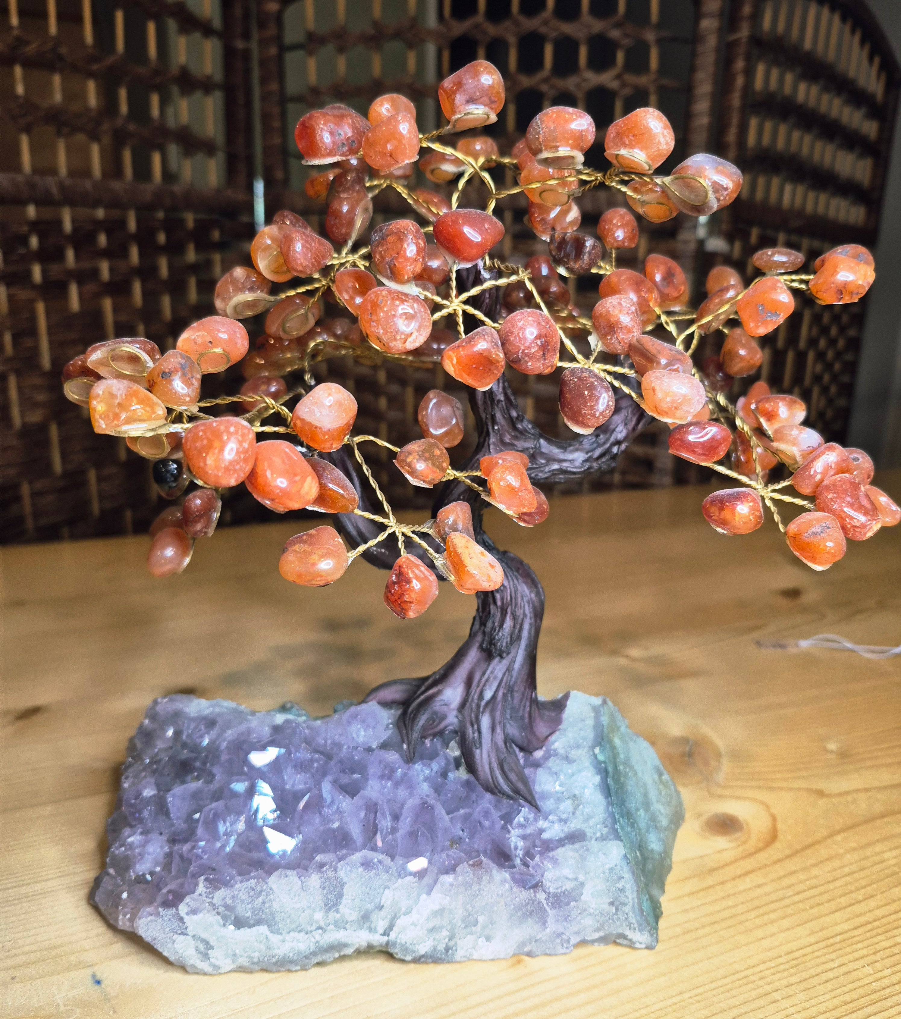 Arbre de cornaline sur base d'améthyste