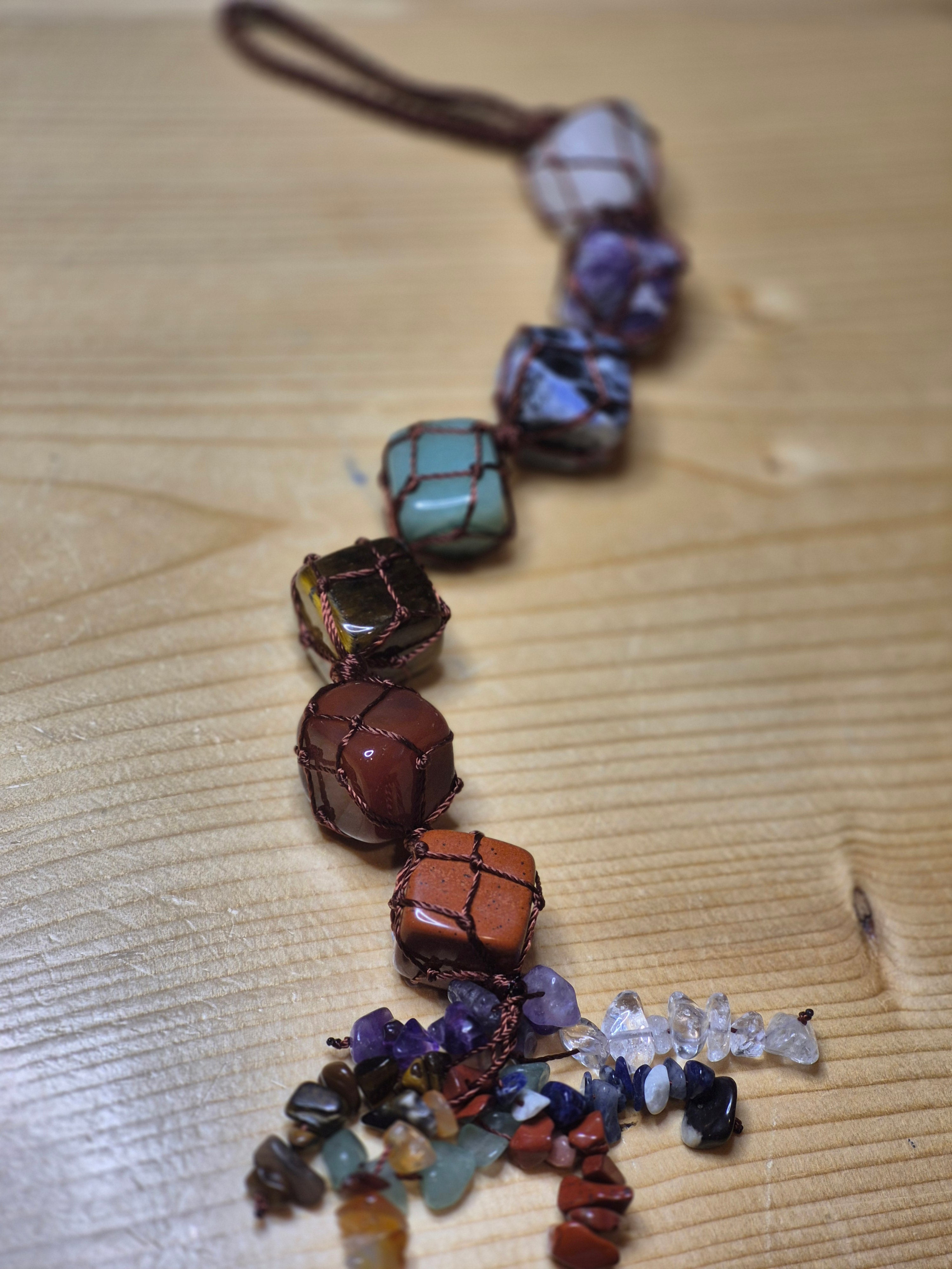 Guirlande de pierres des 7 chakras