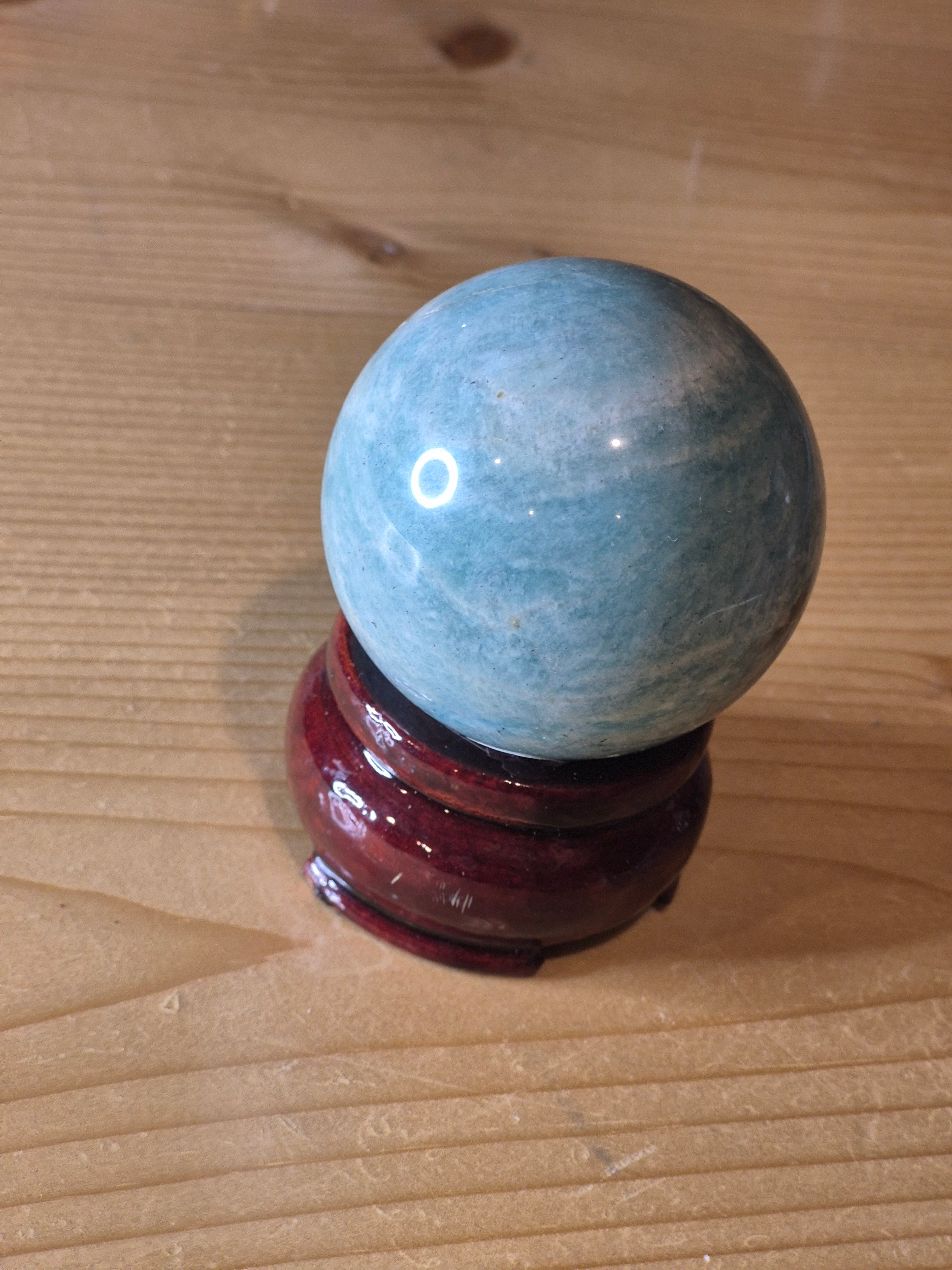Sphère d'amazonite avec base