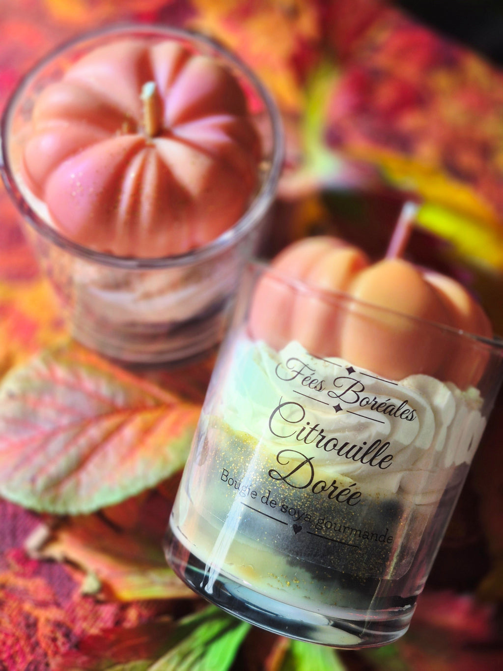 Citrouille Dorée – Bougie de soya gourmande Fées Boréales avec verre chantilly